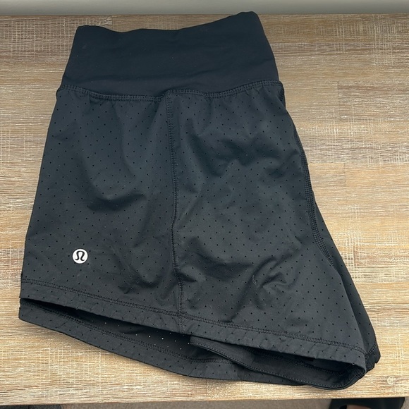 Lululemon Final Lap Short (2.5") Black Size 8 - Picture 4 of 9